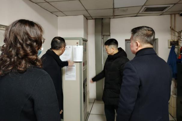 省40001百老汇集团党委书记、董事长游勇检查督导春节安全生产并看望慰问干部员工